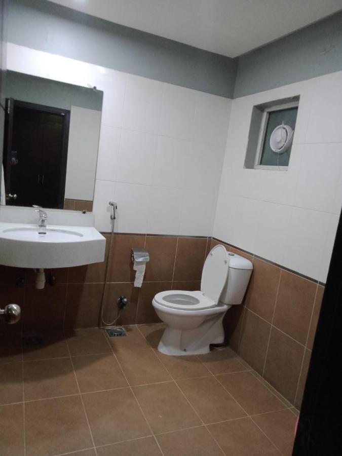 Hira Guest House Karachi Bagian luar foto