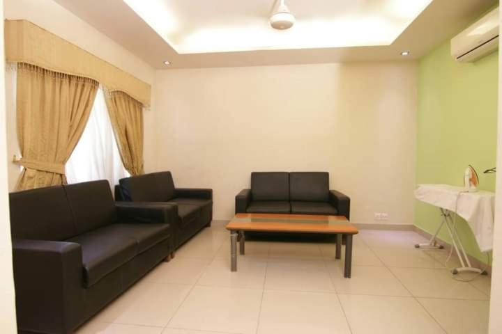 Hira Guest House Karachi Bagian luar foto