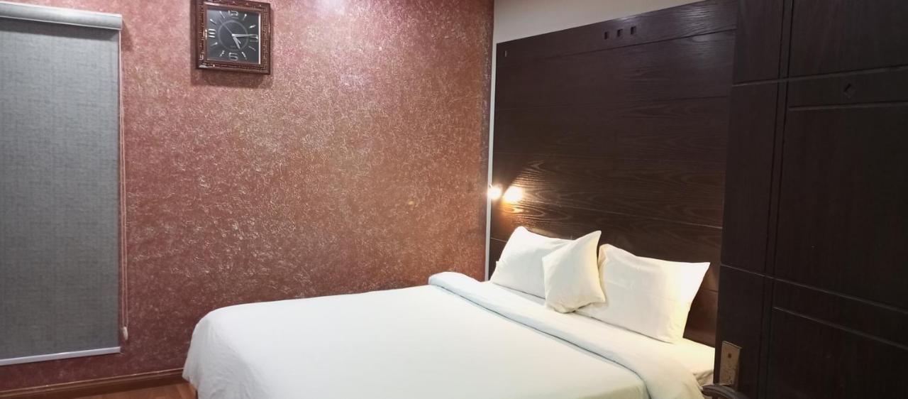 Hira Guest House Karachi Bagian luar foto