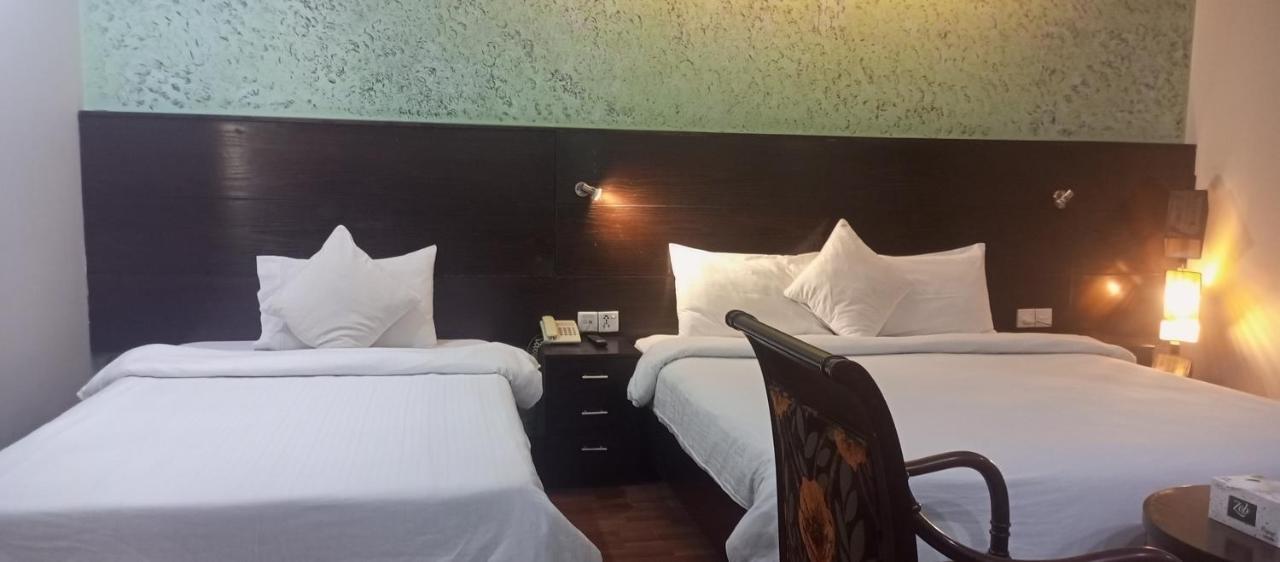 Hira Guest House Karachi Bagian luar foto